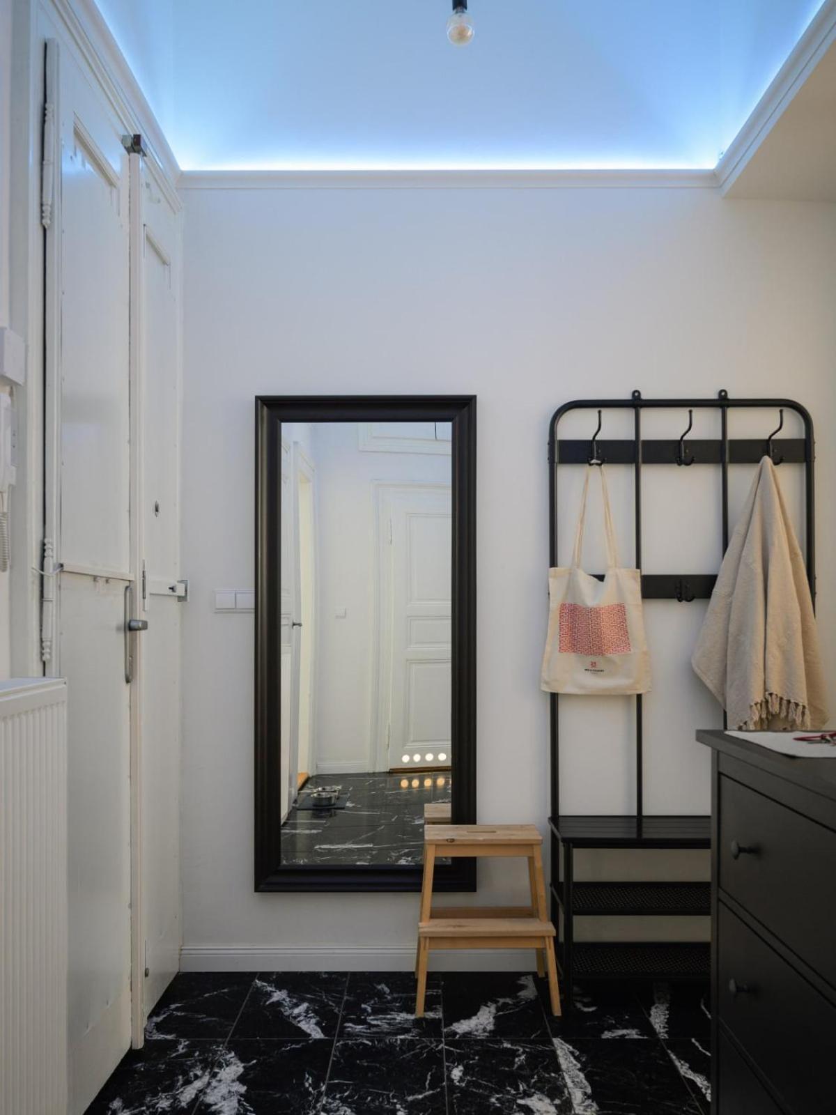 Comfortable And Cosy Apt A Few Steps From Dancing House And Naplavka Dance Прага Екстериор снимка