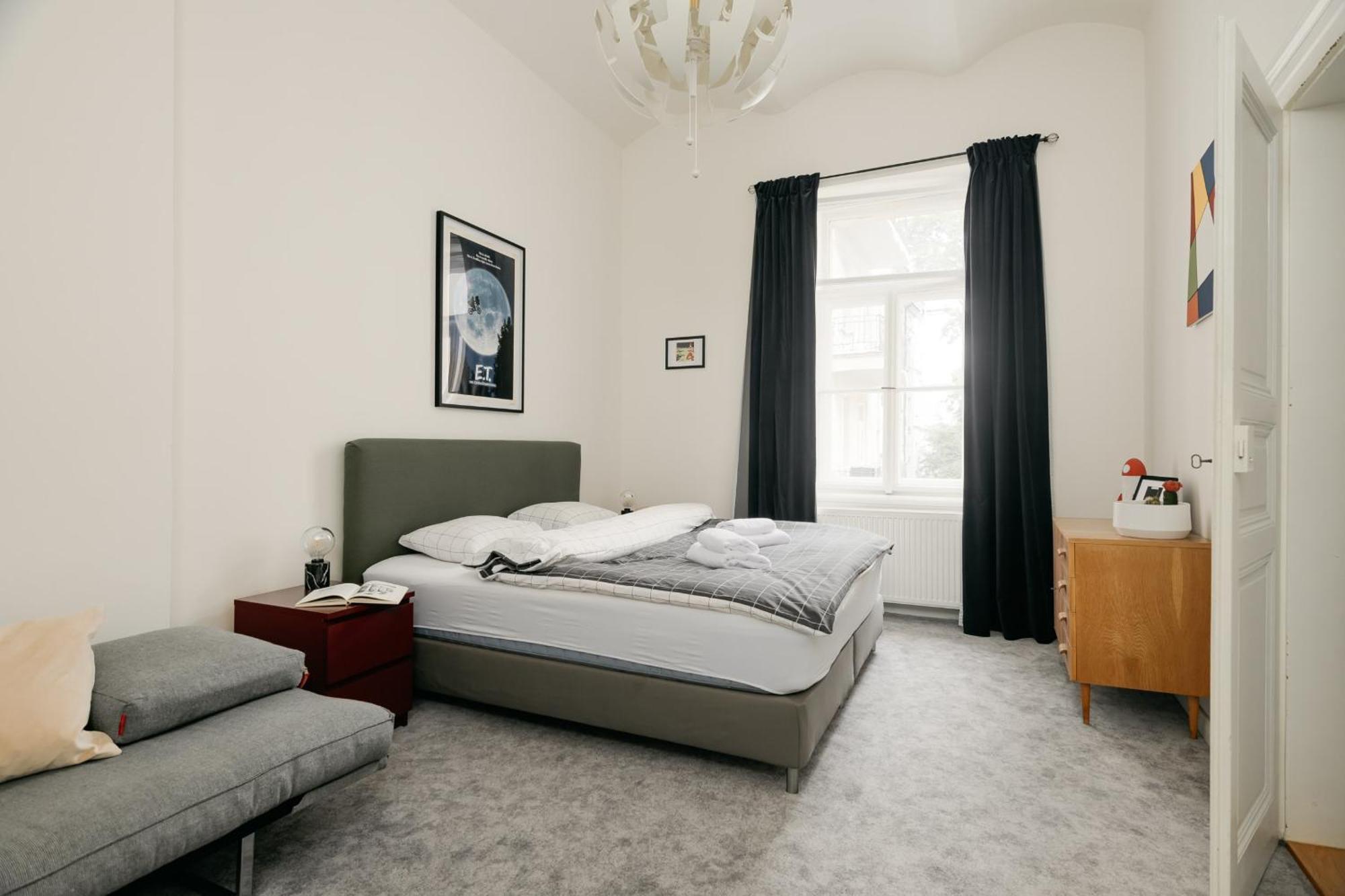 Comfortable And Cosy Apt A Few Steps From Dancing House And Naplavka Dance Прага Екстериор снимка