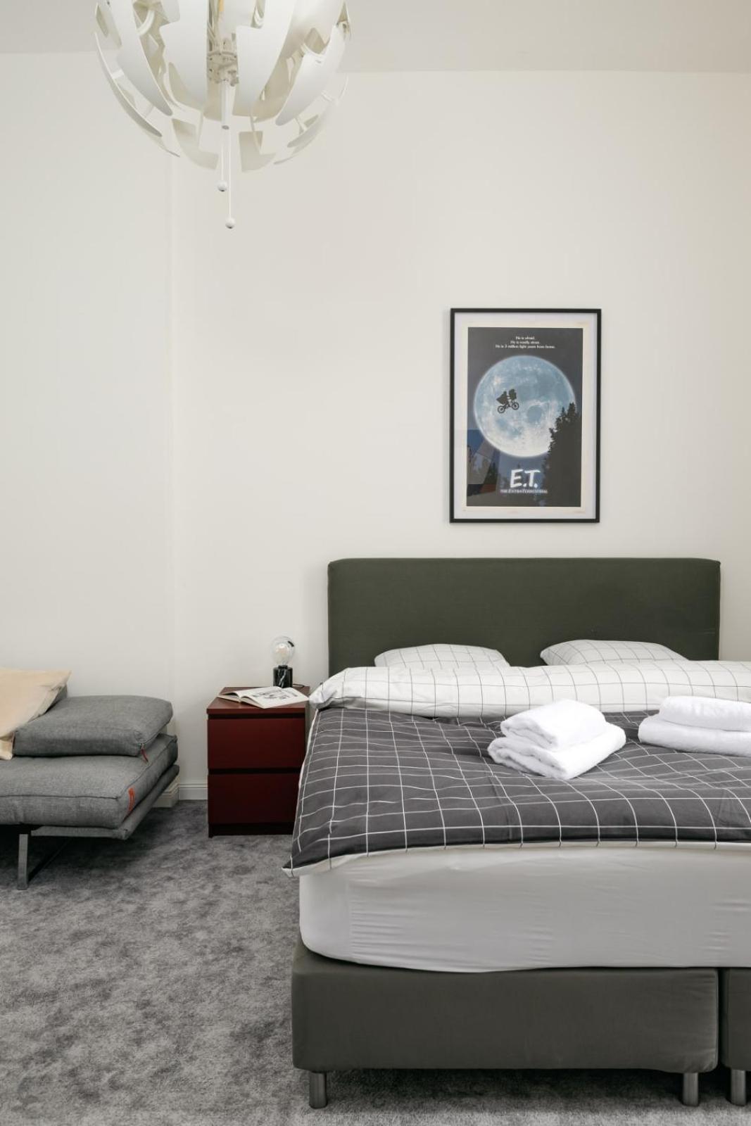 Comfortable And Cosy Apt A Few Steps From Dancing House And Naplavka Dance Прага Екстериор снимка