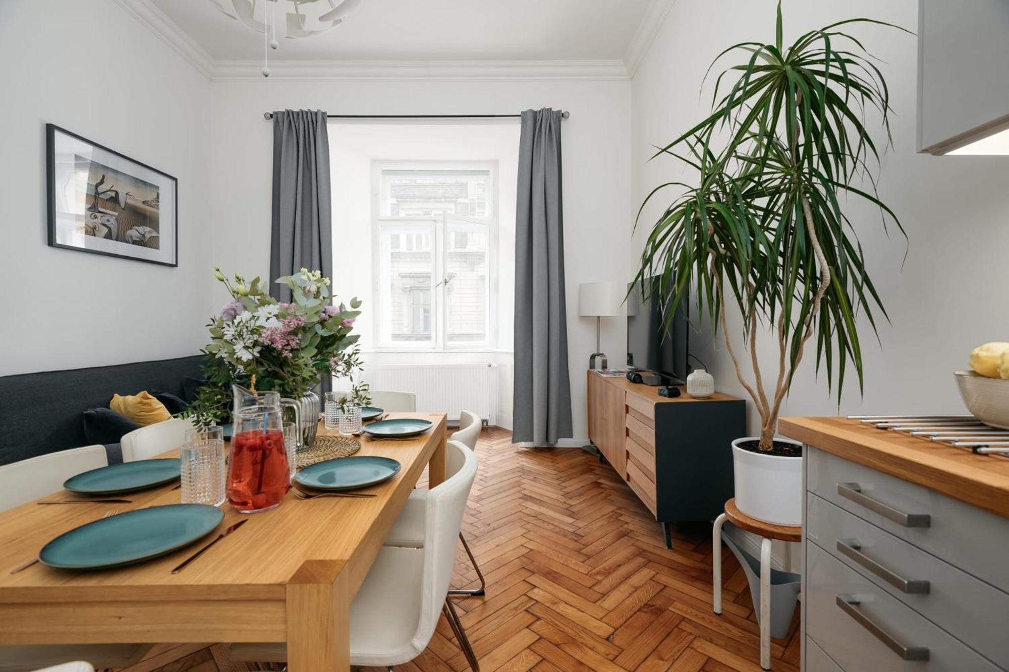 Comfortable And Cosy Apt A Few Steps From Dancing House And Naplavka Dance Прага Екстериор снимка