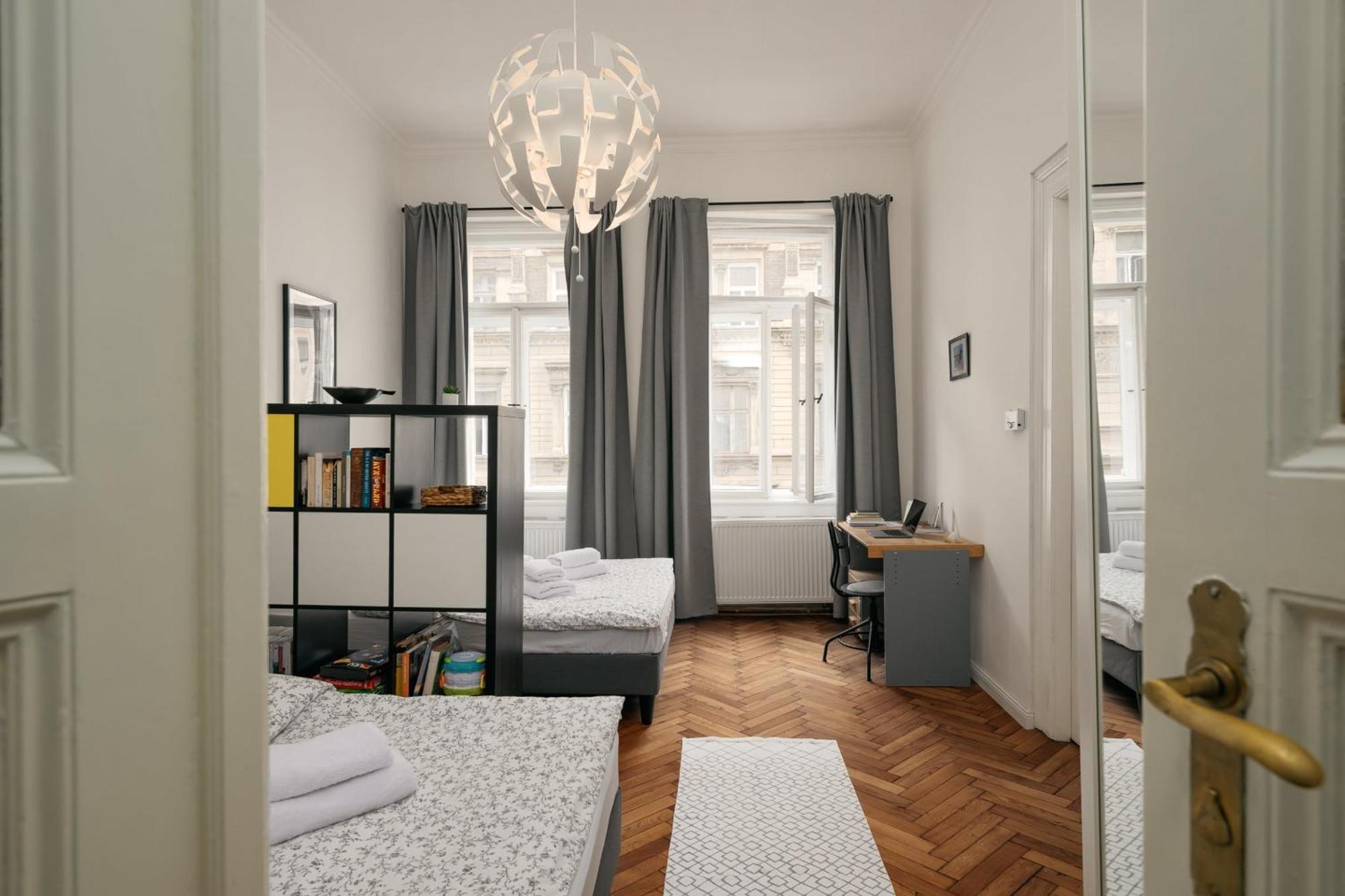 Comfortable And Cosy Apt A Few Steps From Dancing House And Naplavka Dance Прага Екстериор снимка