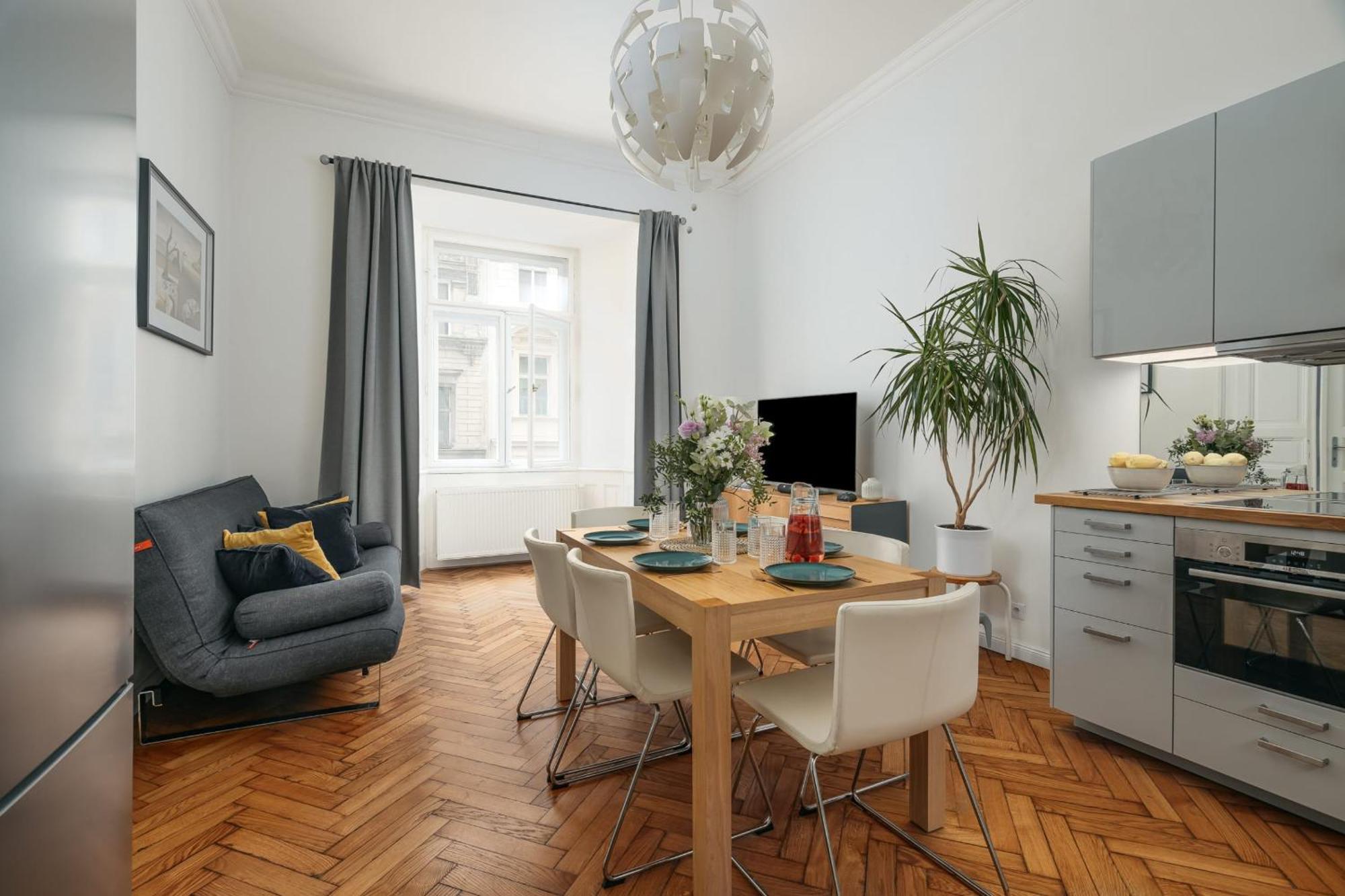 Comfortable And Cosy Apt A Few Steps From Dancing House And Naplavka Dance Прага Екстериор снимка