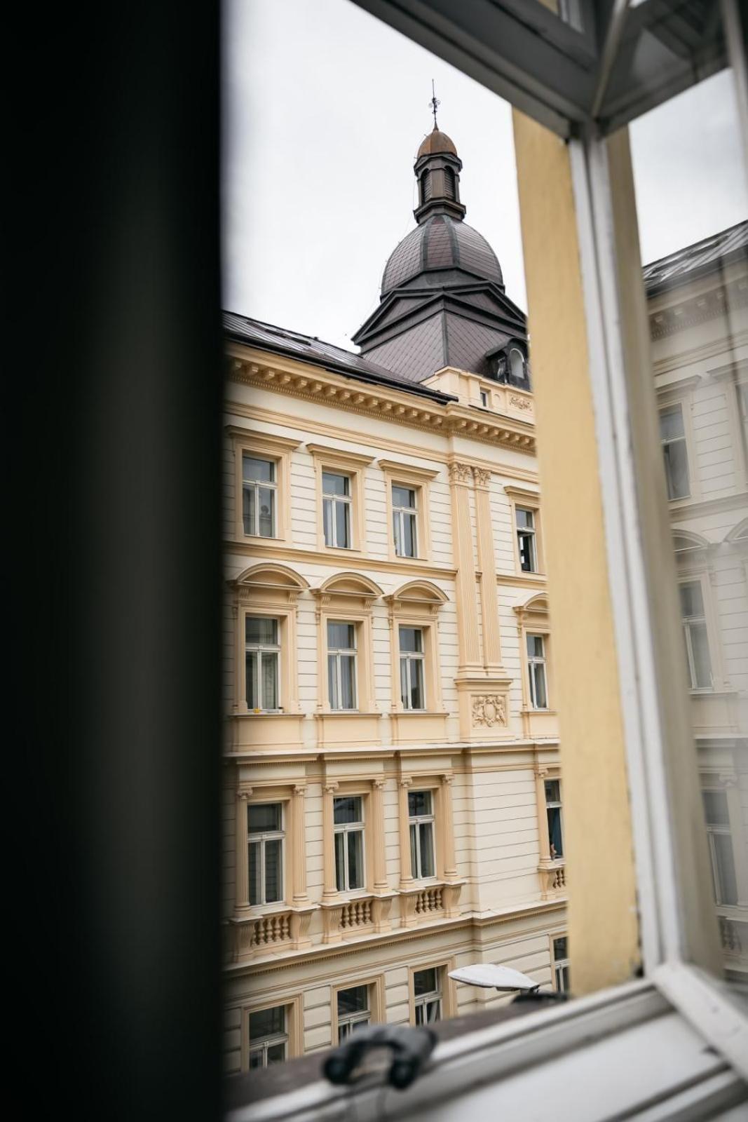 Comfortable And Cosy Apt A Few Steps From Dancing House And Naplavka Dance Прага Екстериор снимка